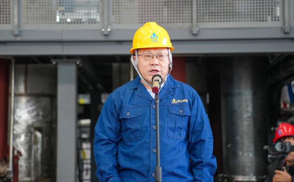 “雙子座”大型CC復合材料真空裂解系統成功下線-(4).jpg “雙子座”大型CC復合材料真空裂解系統成功下線-(4).jpg